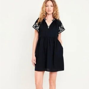 Old Navy MD Women’s Black Cotton Mini Dress w White Embroidered Sleeves